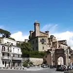 Turistico Civico 4 *