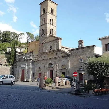 Turistico Civico 4 *
